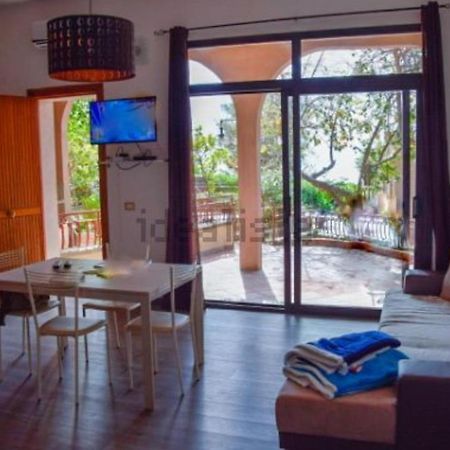 לטויאני Elegance Apartment Taormina מראה חיצוני תמונה