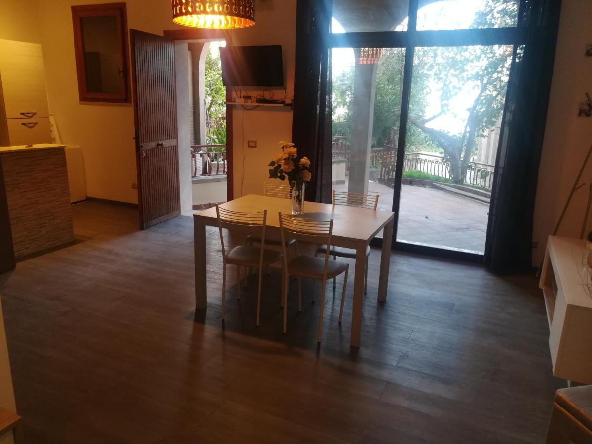 לטויאני Elegance Apartment Taormina מראה חיצוני תמונה