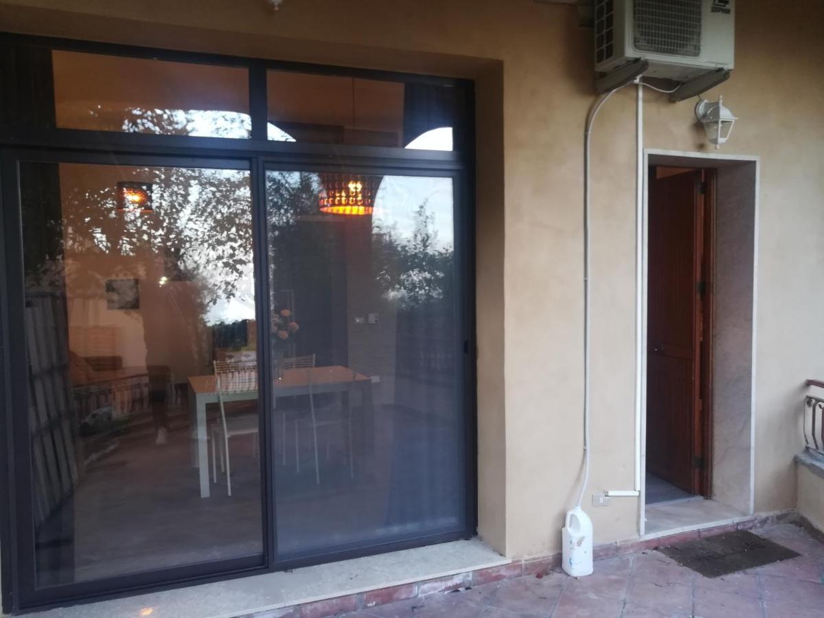 לטויאני Elegance Apartment Taormina מראה חיצוני תמונה