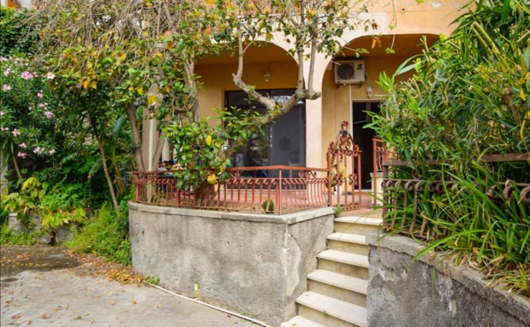 לטויאני Elegance Apartment Taormina מראה חיצוני תמונה